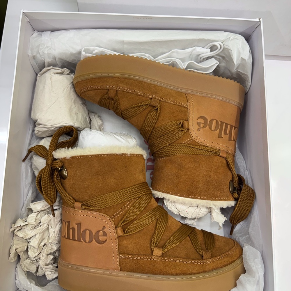 Chloé Brown Suede snow Boots